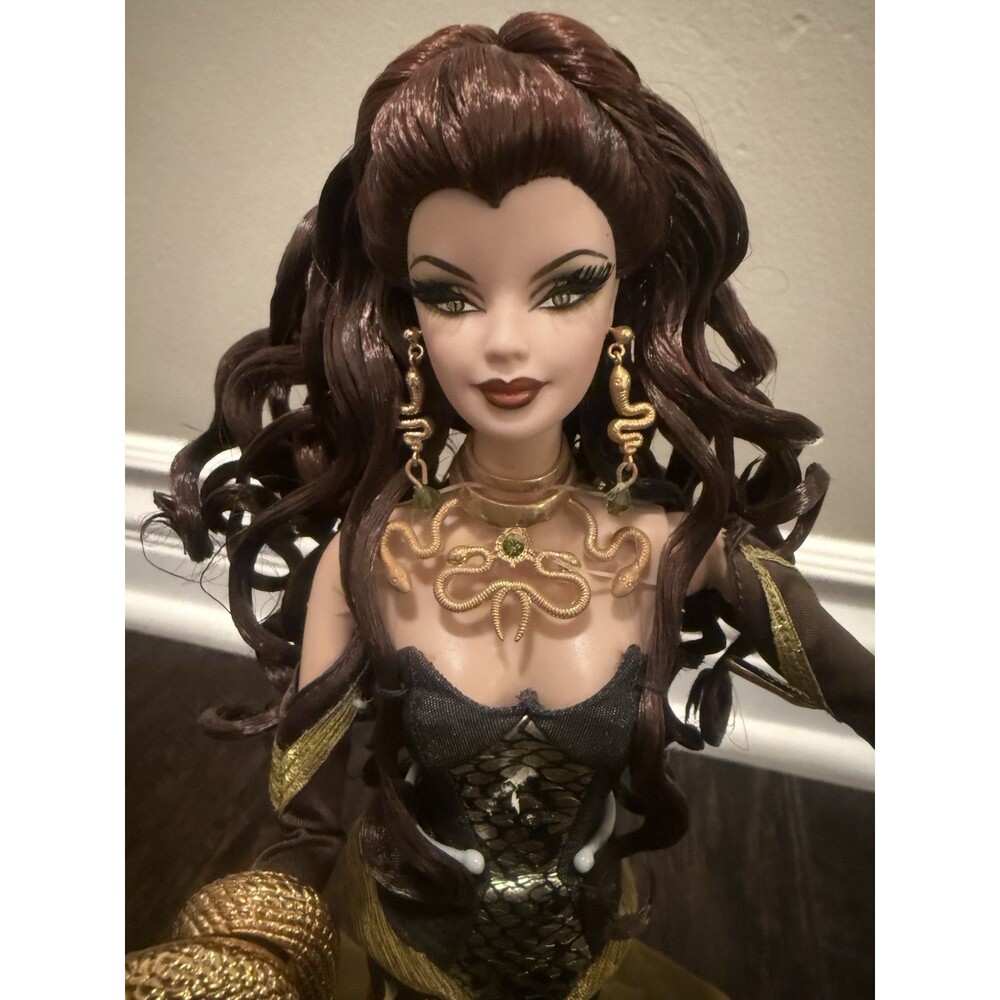 SOLD!!!❌MEDUSA 2008 GREEK GODDESS❌ BARBIE COLLECTOR GOLD LABEL❌Free Stand❌